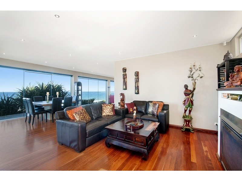 2 Corbett Avenue, Thirroul NSW 2515