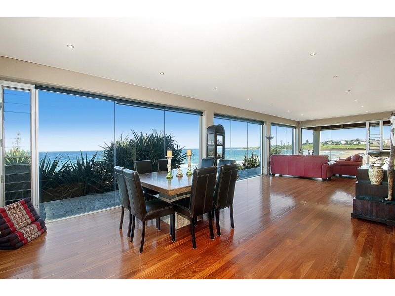 2 Corbett Avenue, Thirroul NSW 2515