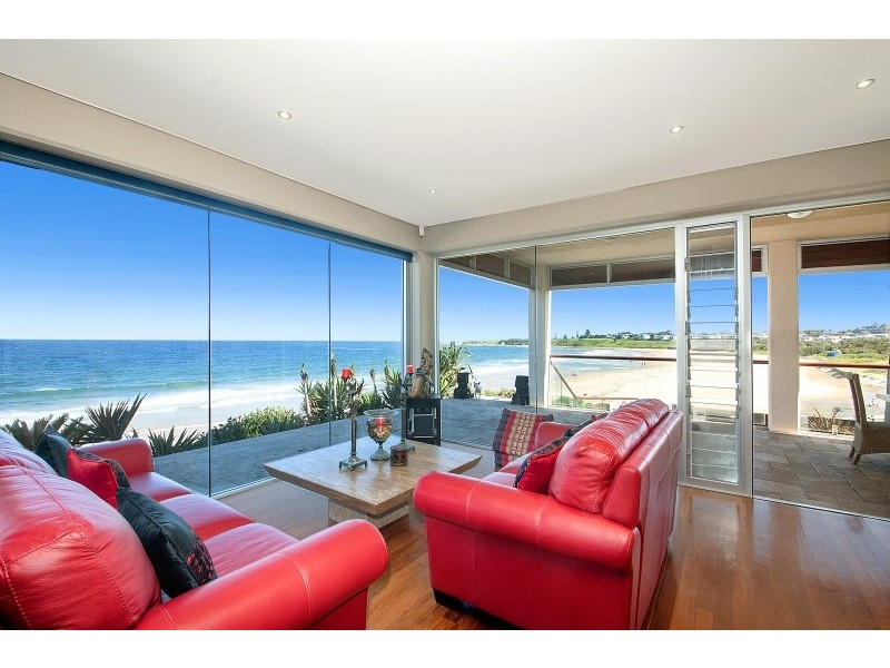 2 Corbett Avenue, Thirroul NSW 2515