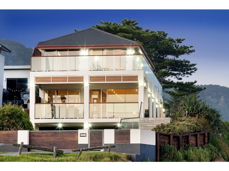 2 Corbett Avenue, Thirroul NSW 2515