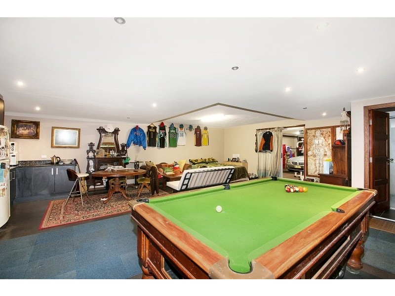 2 Corbett Avenue, Thirroul NSW 2515