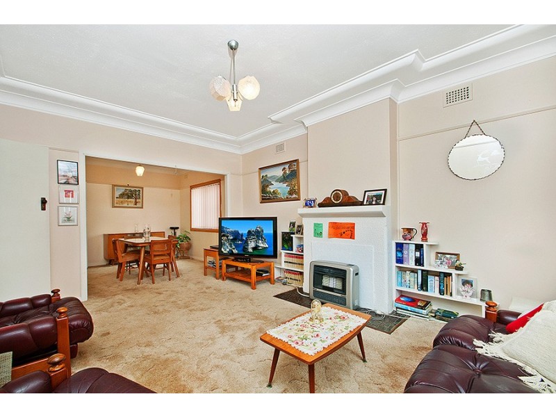 42 Walker Street, Helensburgh NSW 2508