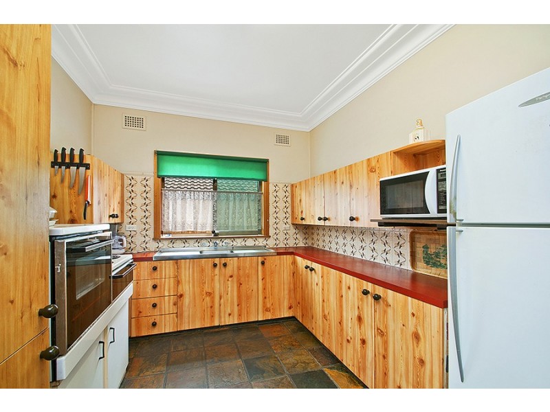 42 Walker Street, Helensburgh NSW 2508