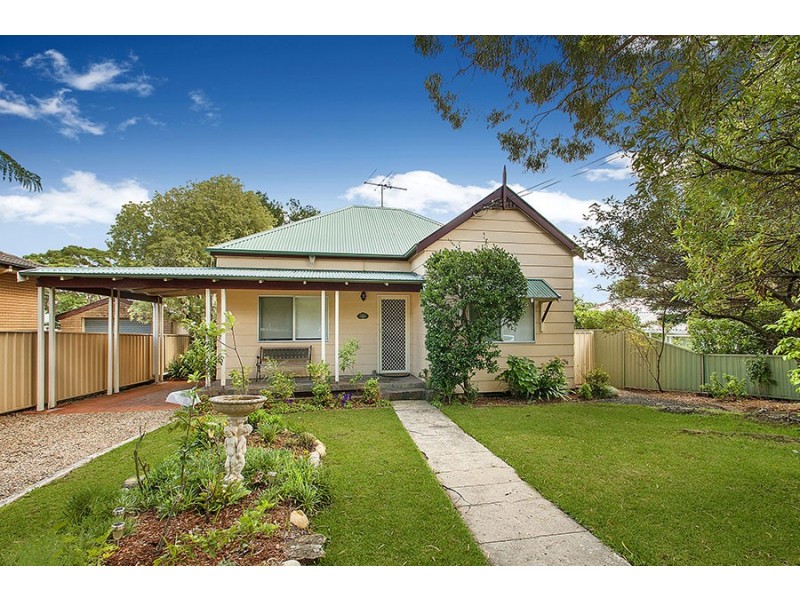 13 Rosebery Street, Heathcote NSW 2233