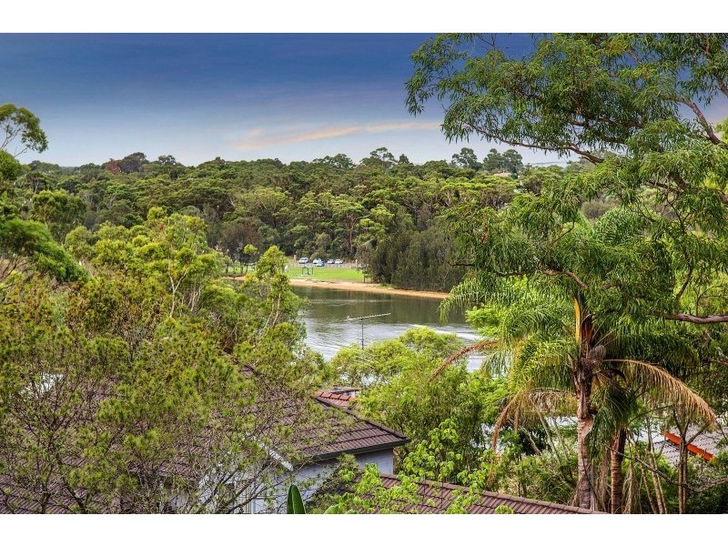 850 Henry Lawson Drive, Picnic Point NSW 2213