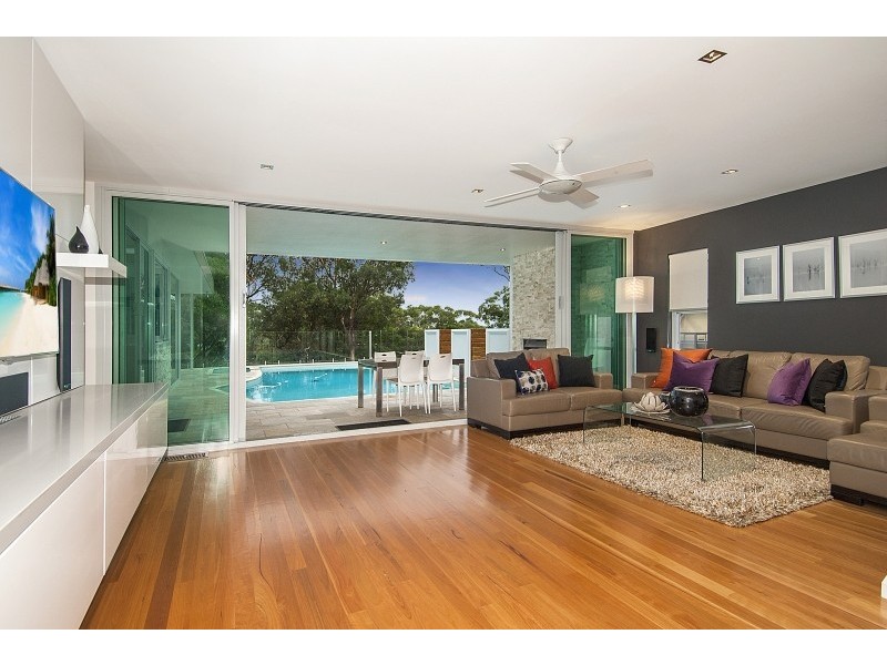 850 Henry Lawson Drive, Picnic Point NSW 2213
