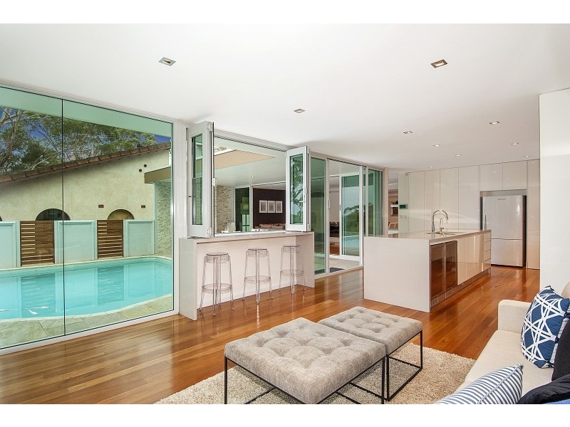 850 Henry Lawson Drive, Picnic Point NSW 2213