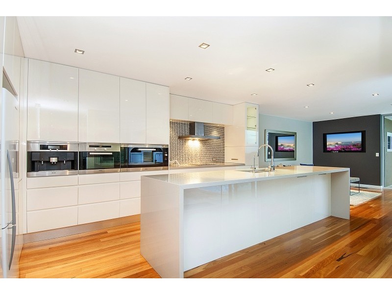 850 Henry Lawson Drive, Picnic Point NSW 2213