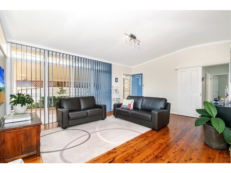 35 Wollybutt Road, Engadine NSW 2233