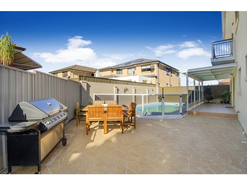 9 Kathleen Parade, Picnic Point NSW 2213