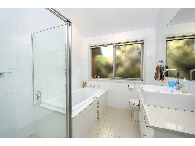 6b Pass Avenue, Thirroul NSW 2515