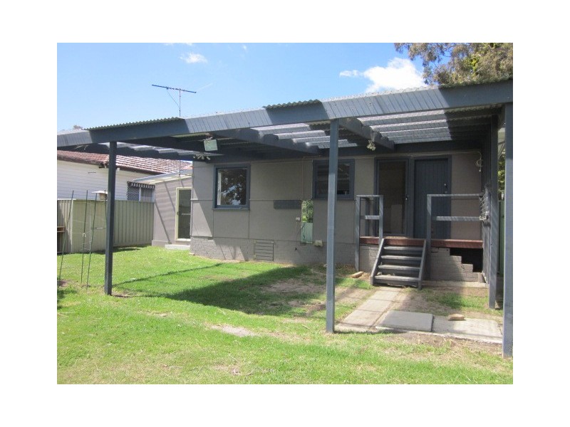 17 Chipilly Avenue, Engadine NSW 2233