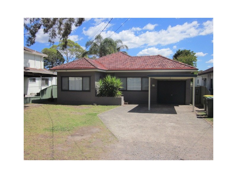 17 Chipilly Avenue, Engadine NSW 2233