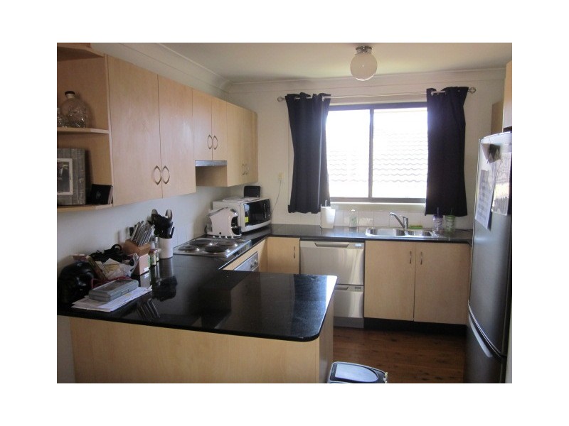 2/145 Parkes Street, Helensburgh NSW 2508