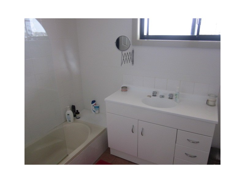 2/145 Parkes Street, Helensburgh NSW 2508