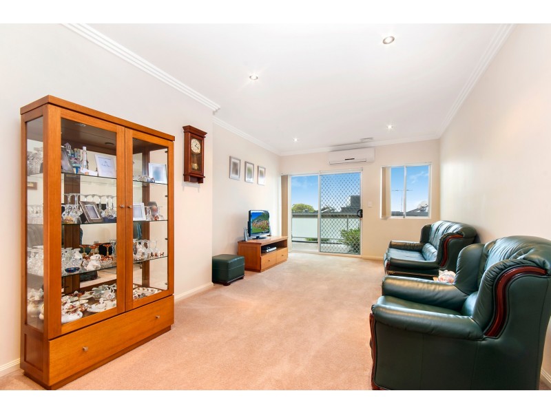 20/20 Walker Street, Helensburgh NSW 2508