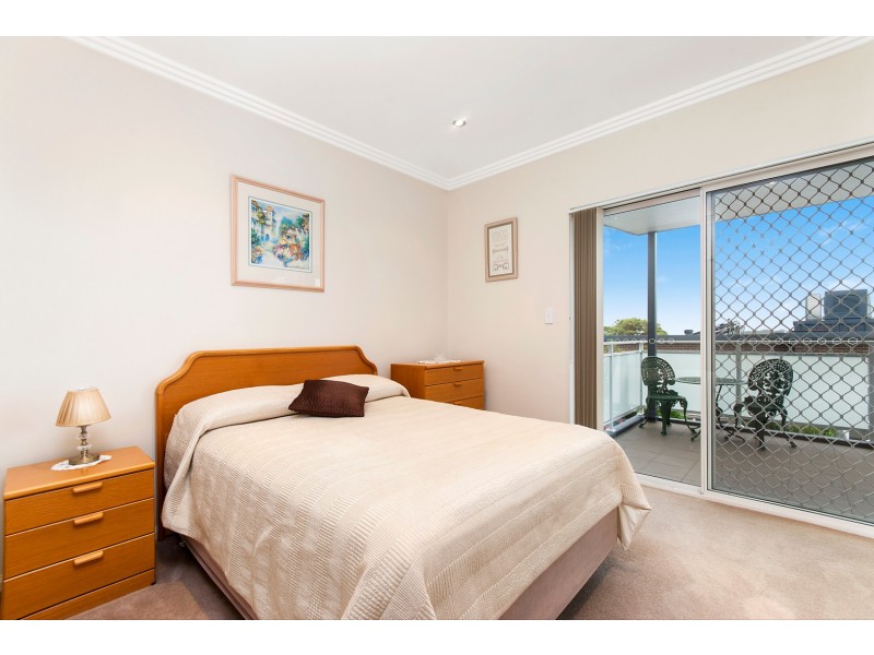 20/20 Walker Street, Helensburgh NSW 2508