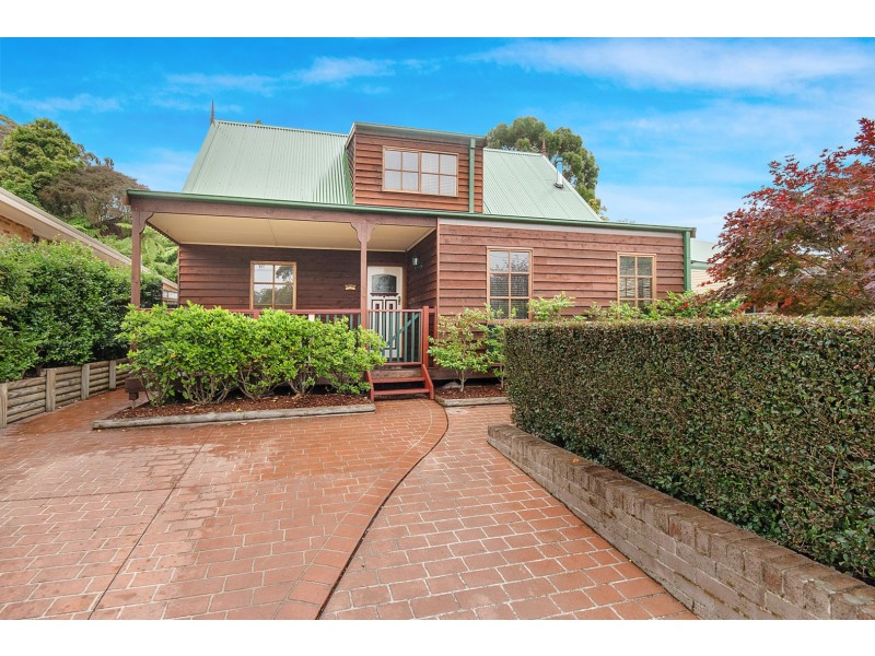 14 The Crescent, Helensburgh NSW 2508