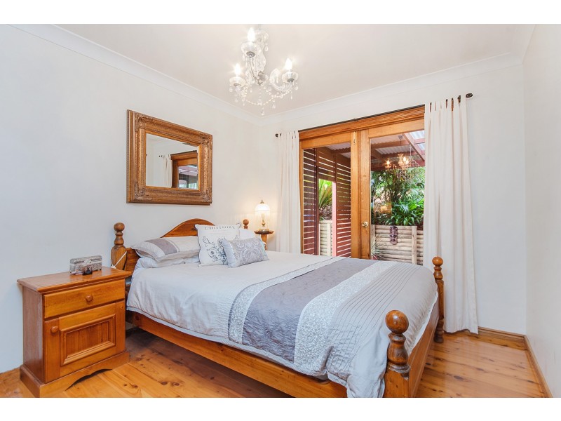 14 The Crescent, Helensburgh NSW 2508