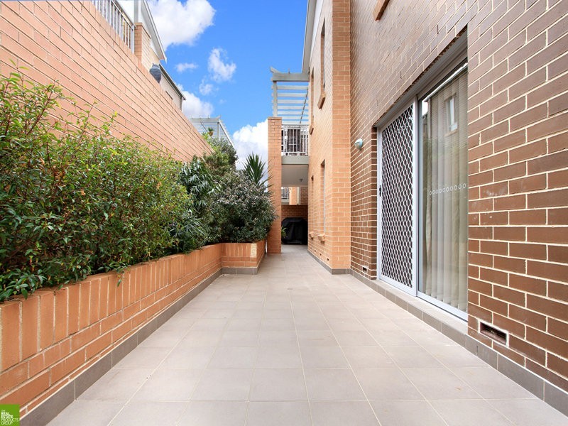 9/11 Stuart Street, Helensburgh NSW 2508