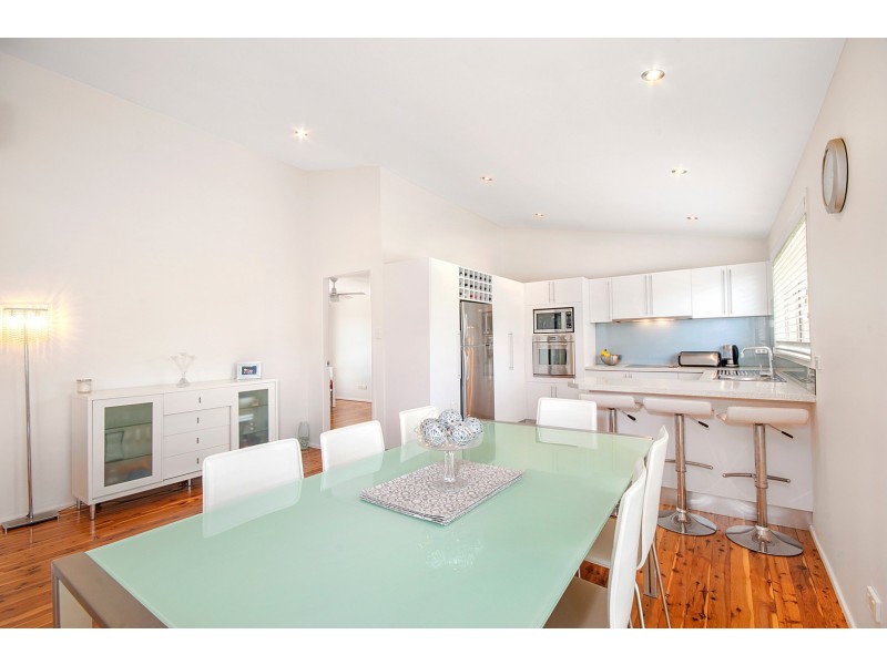 90 Willaroo Avenue, Woronora Heights NSW 2233