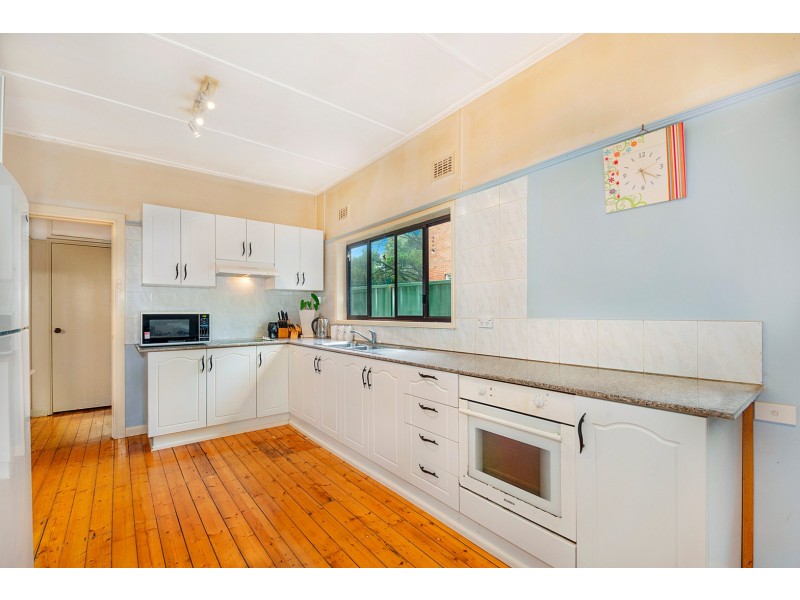 19 Dernancourt Avenue, Engadine NSW 2233