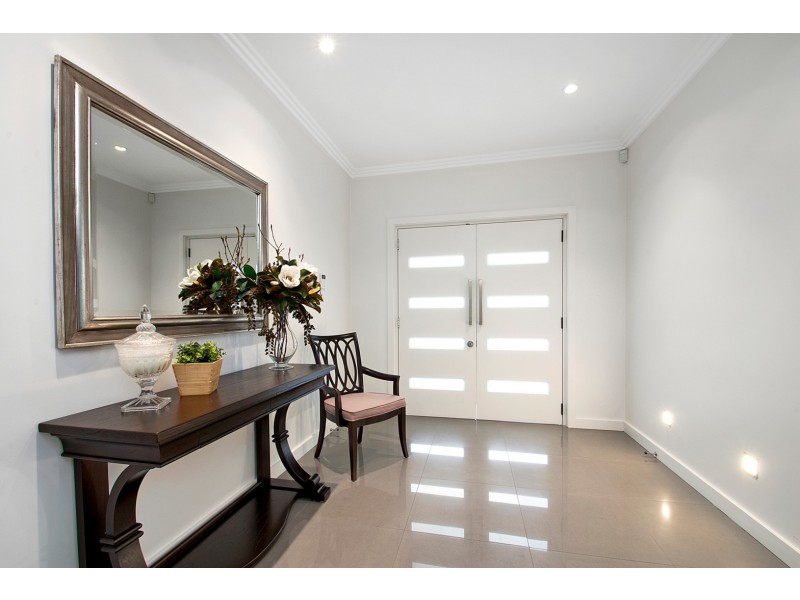 26 Rosebery Street, Heathcote NSW 2233