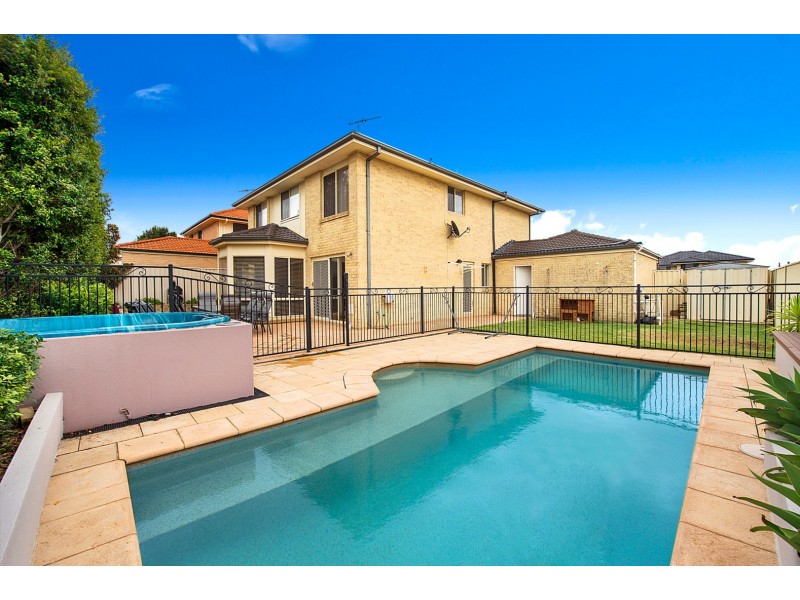 17 Silvereye Cct, Woronora Heights NSW 2233