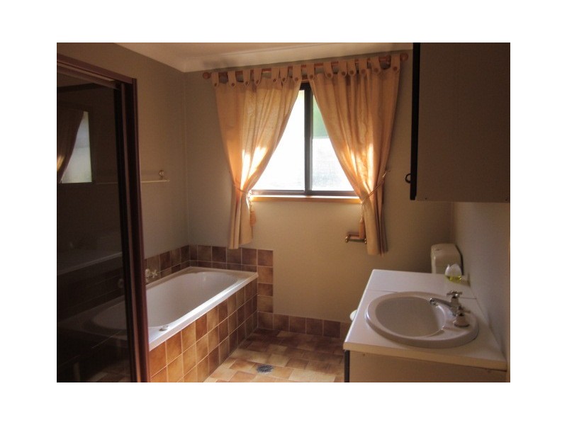 65 The Crescent, Helensburgh NSW 2508