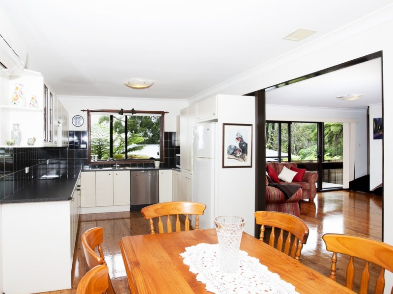 25 Chellowdene Avenue, Stanwell Park NSW 2508