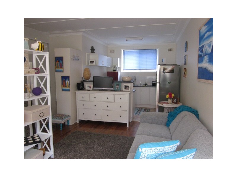 2/4 Farrell Road, Bulli NSW 2516
