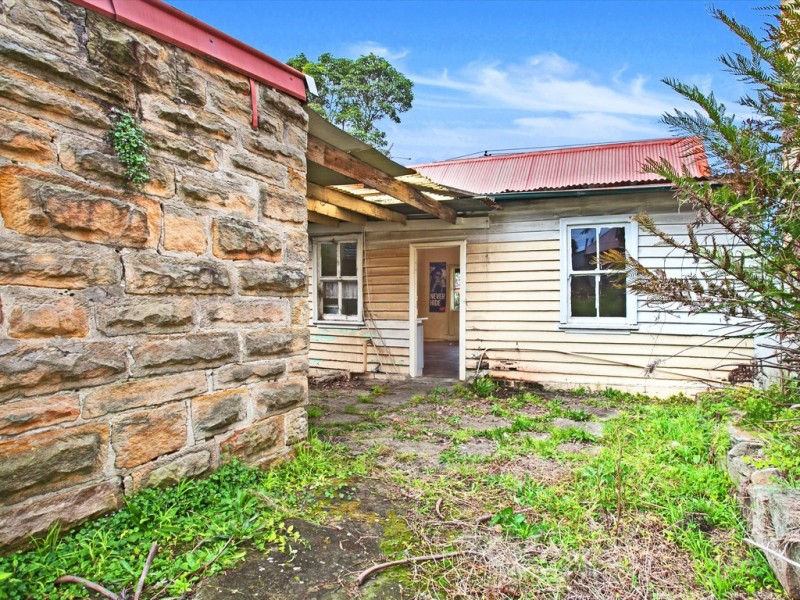 110 Parkes Street, Helensburgh NSW 2508