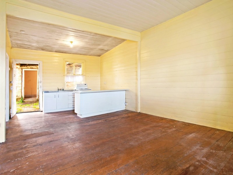 110 Parkes Street, Helensburgh NSW 2508