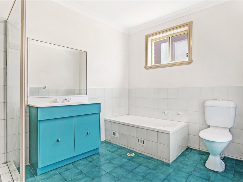 8 Rudd Close, Casula NSW 2170