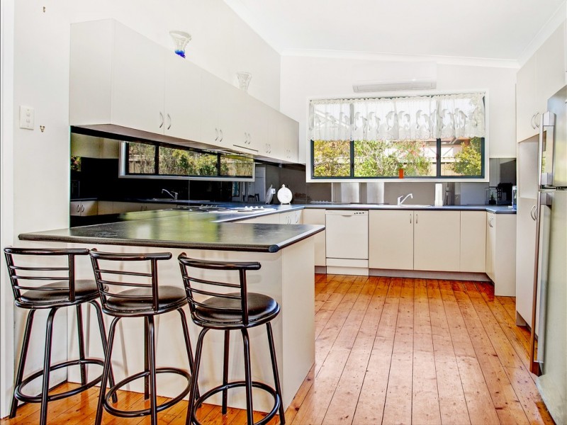 124 Parkes Street, Helensburgh NSW 2508