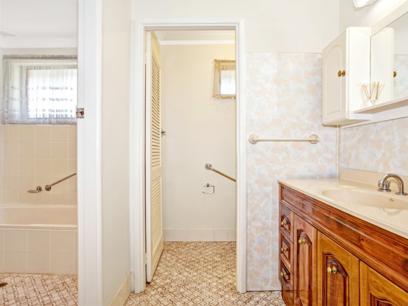 18 Craig Crescent, Dapto NSW 2530