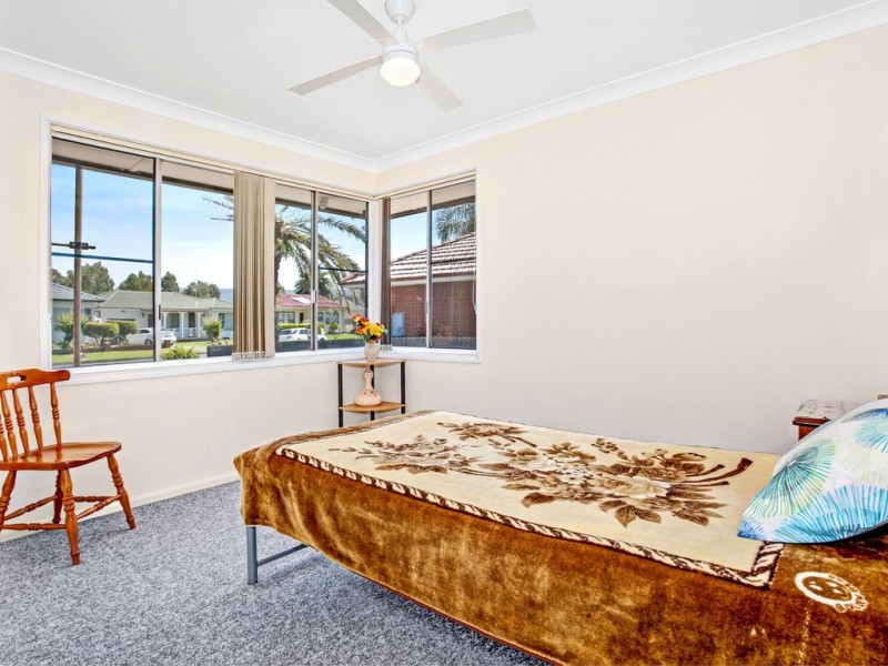 18 Craig Crescent, Dapto NSW 2530