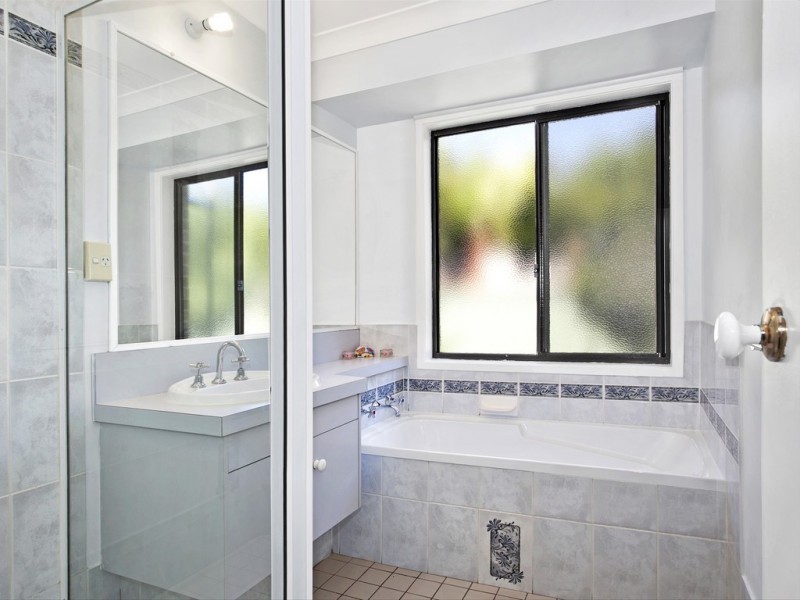 3 The Crescent, Helensburgh NSW 2508