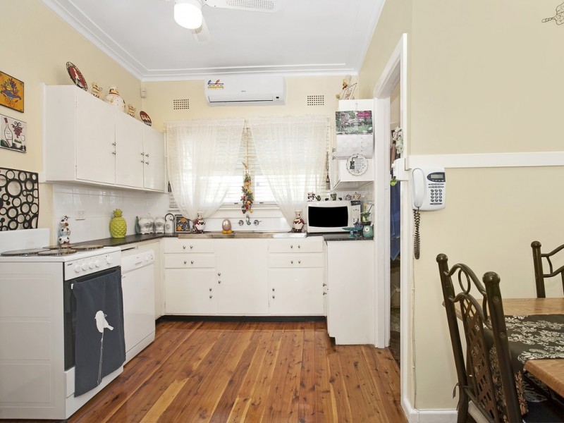 69 Parklands Avenue, Heathcote NSW 2233