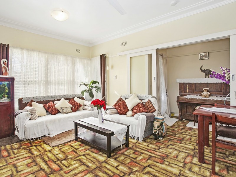 69 Parklands Avenue, Heathcote NSW 2233