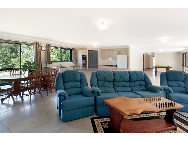 28 White Wood Court, Lake Macdonald QLD 4563