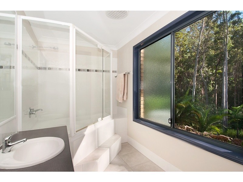 28 White Wood Court, Lake Macdonald QLD 4563