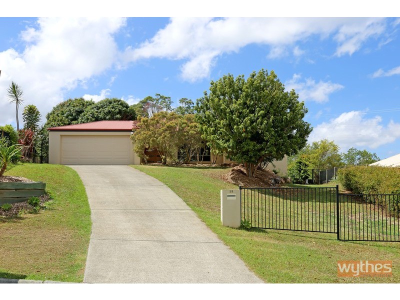 35 Kensington Drive, Cooroy QLD 4563