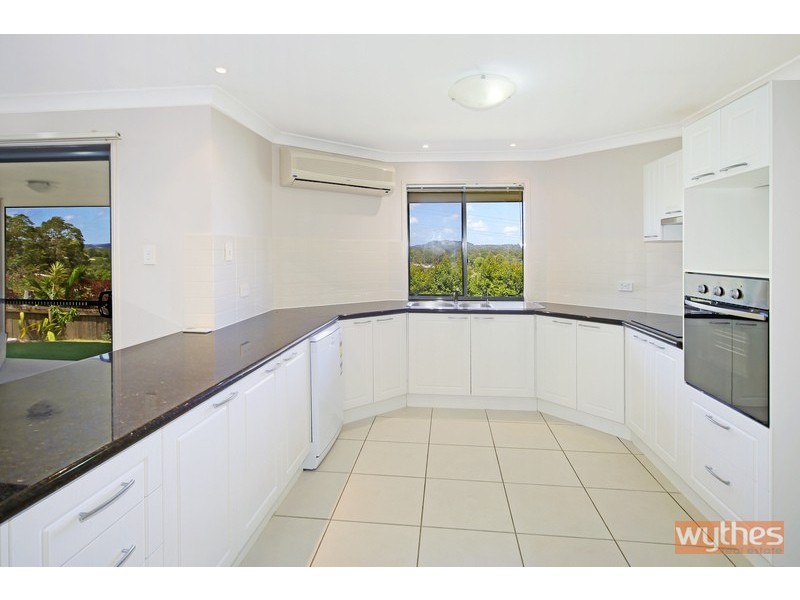 35 Kensington Drive, Cooroy QLD 4563