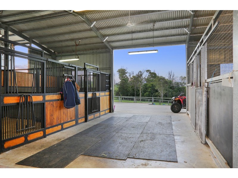 2 Pine Tree Drive, Lake Macdonald QLD 4563