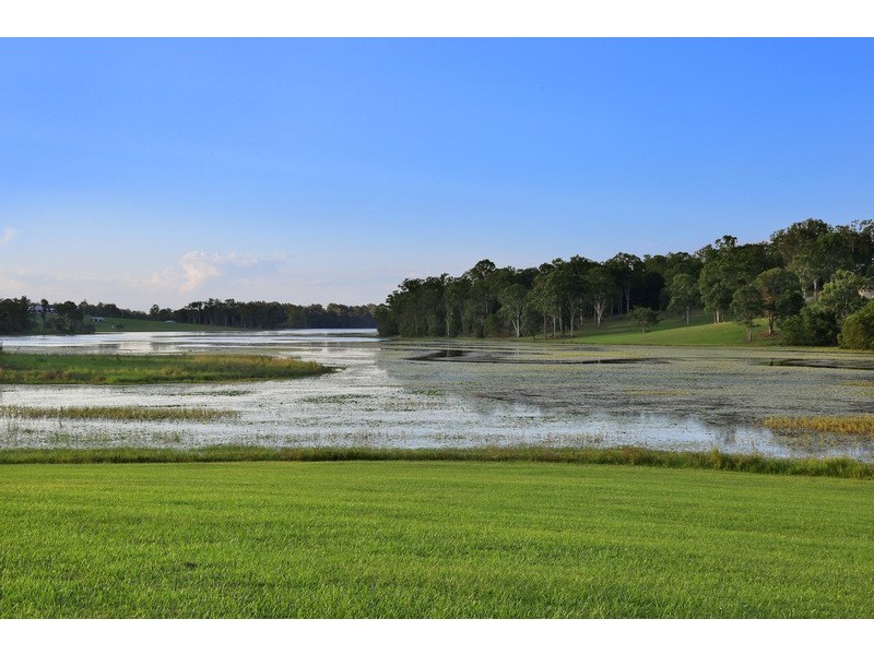 2 Pine Tree Drive, Lake Macdonald QLD 4563