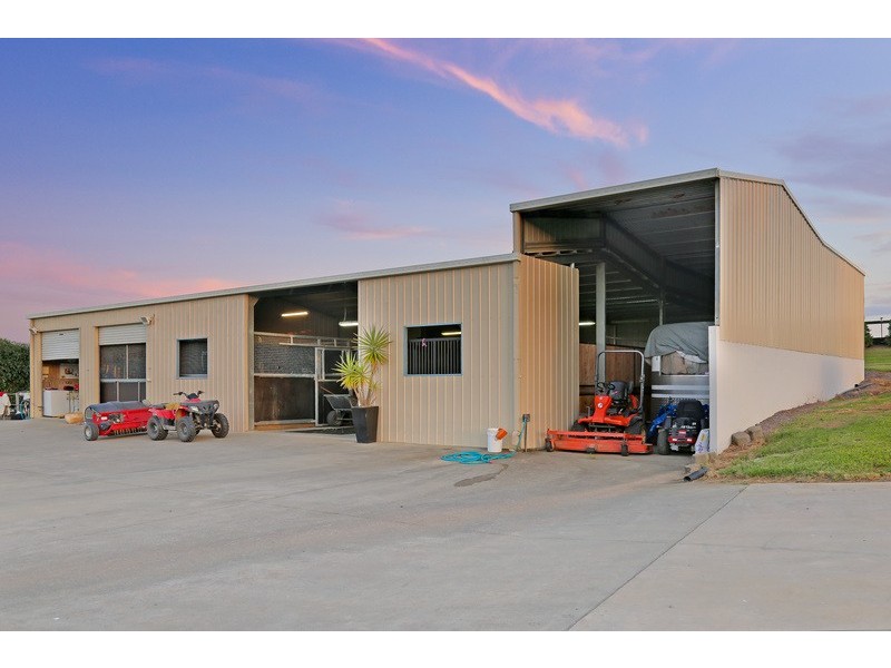 2 Pine Tree Drive, Lake Macdonald QLD 4563