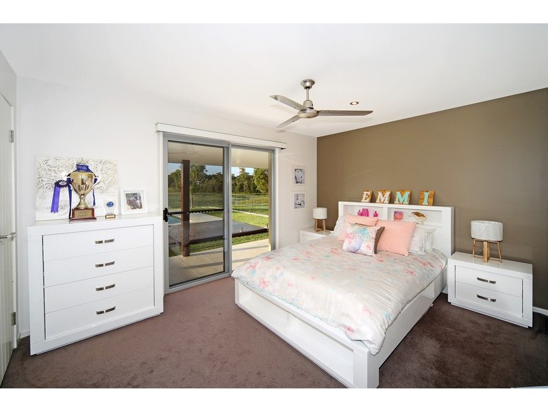 2 Pine Tree Drive, Lake Macdonald QLD 4563
