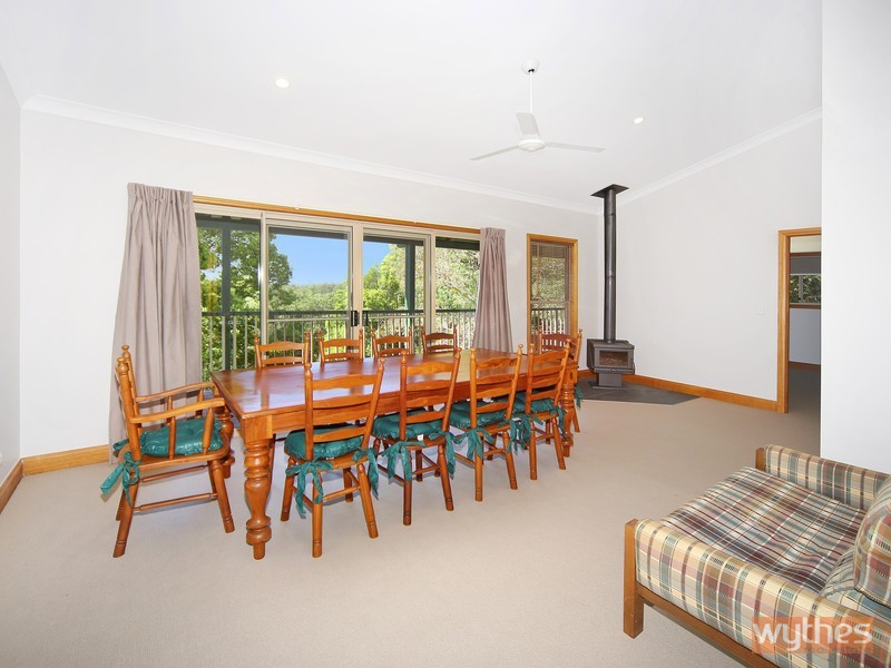 16 Binalong Lane, Pinbarren QLD 4568