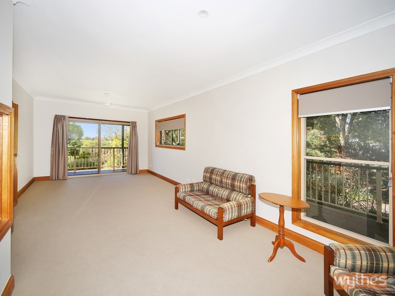 16 Binalong Lane, Pinbarren QLD 4568